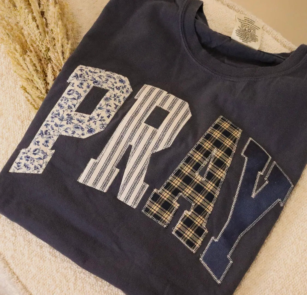Pray patch tee