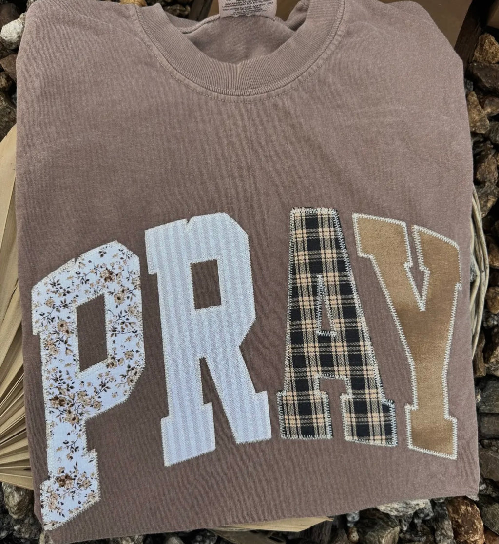 Pray patch tee