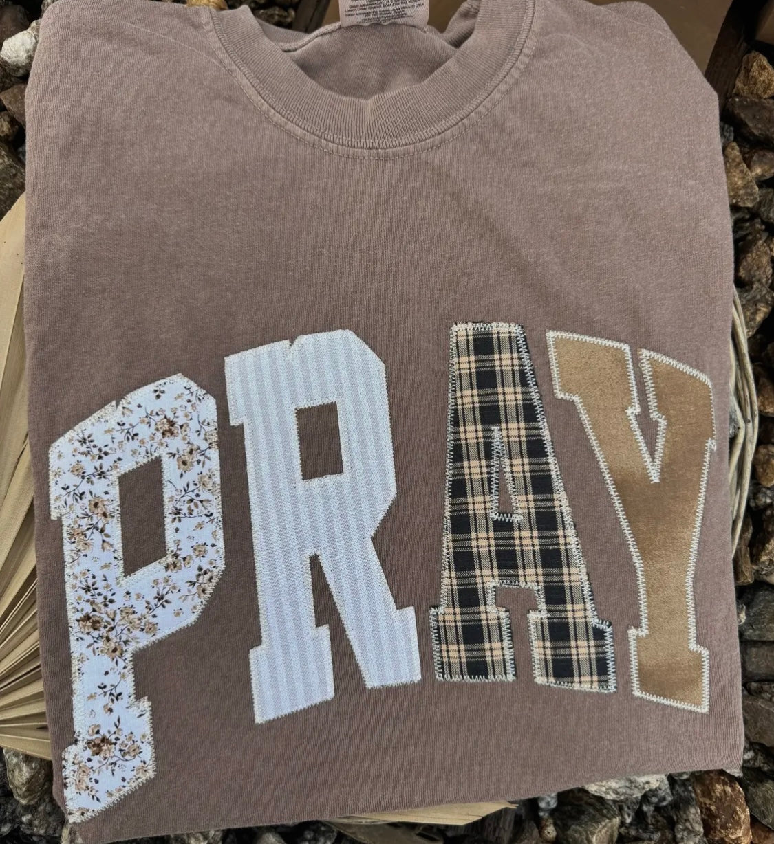 Pray patch tee